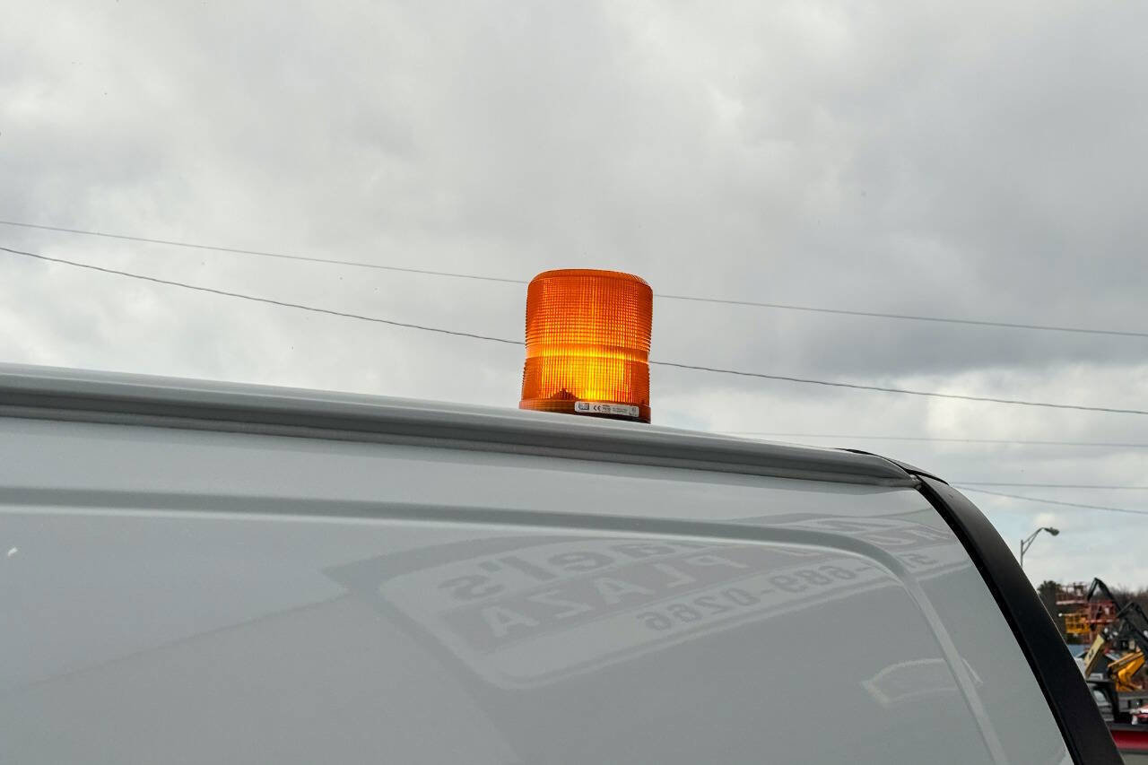 Used 2018 Chevrolet Express 2500 w/ Driver Convenience Package image 27