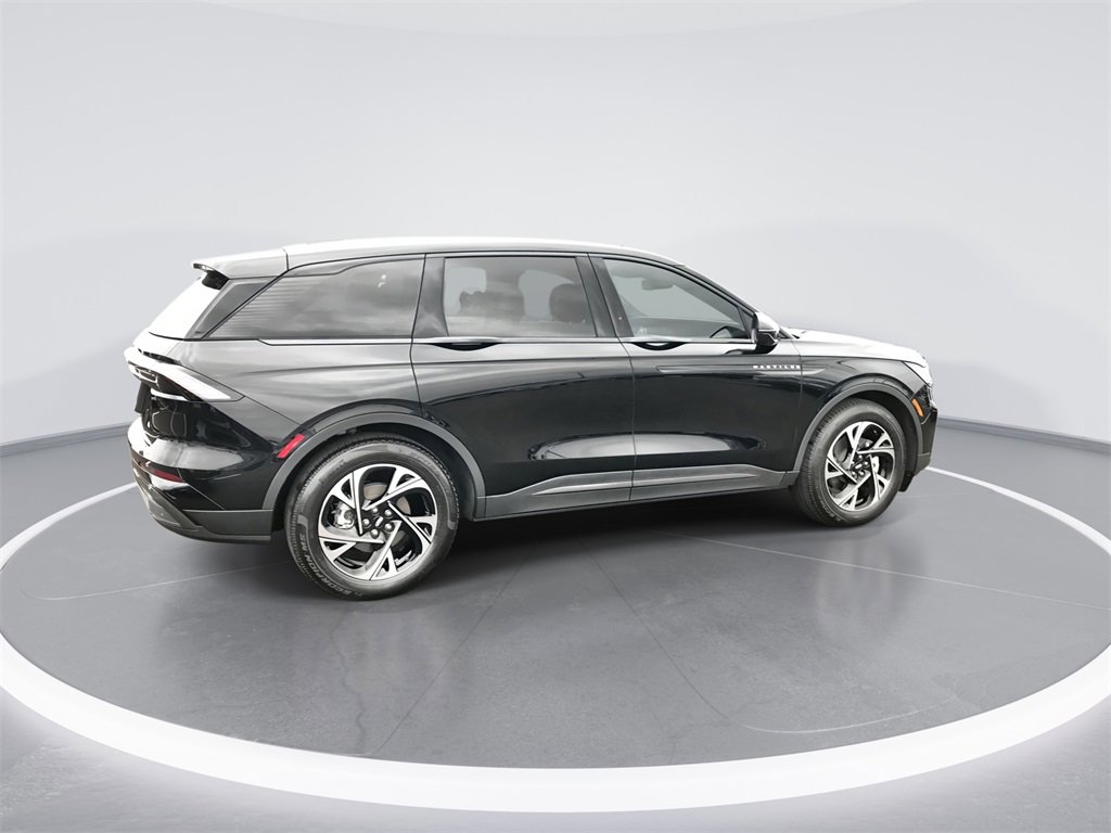 Used 2025 Lincoln Nautilus Premier w/ Jet Appearance Package image 8