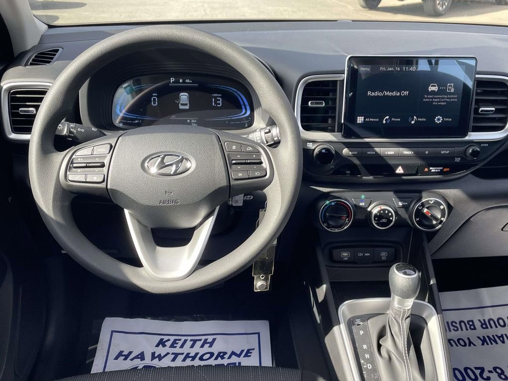 Certified 2026 Hyundai Venue SE image 14