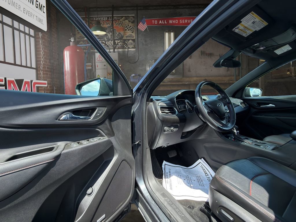 Certified 2022 Chevrolet Equinox RS w/ RS Leather Package FWD image 16