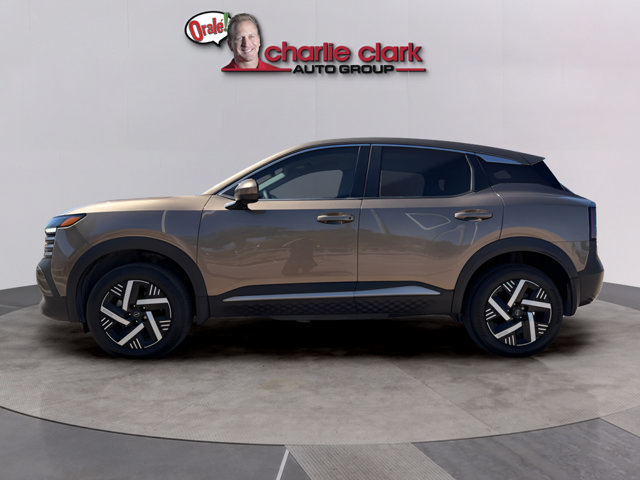 Certified 2025 Nissan Kicks SV FWD image 2