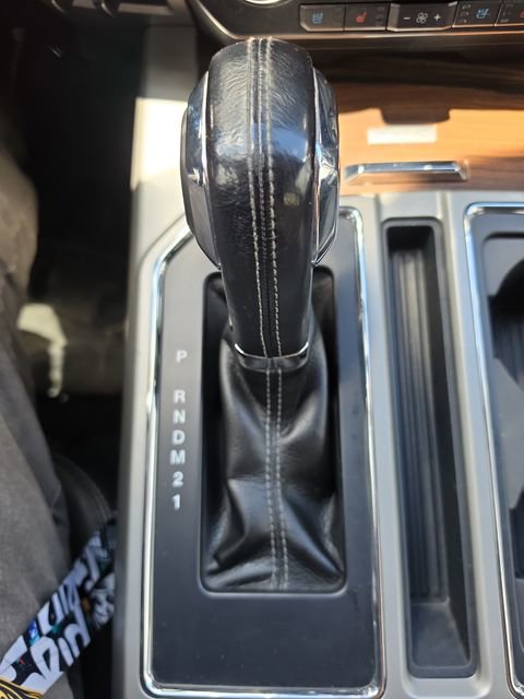 Used 2015 Ford F150 Lariat w/ Equipment Group 502A Luxury AWD/4WD image 29