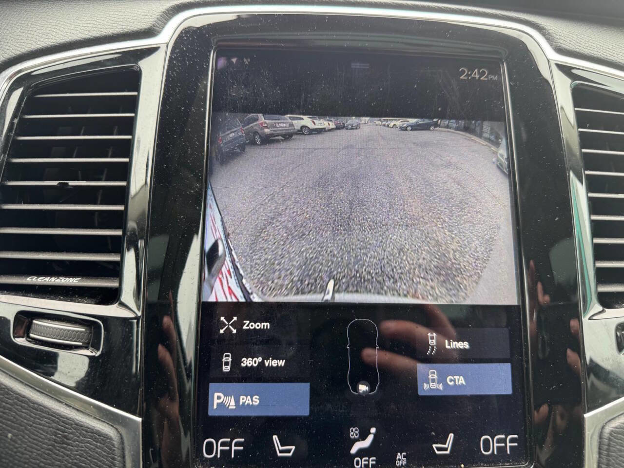 Used 2016 Volvo XC90 T6 Momentum w/ Momentum Plus Package image 17