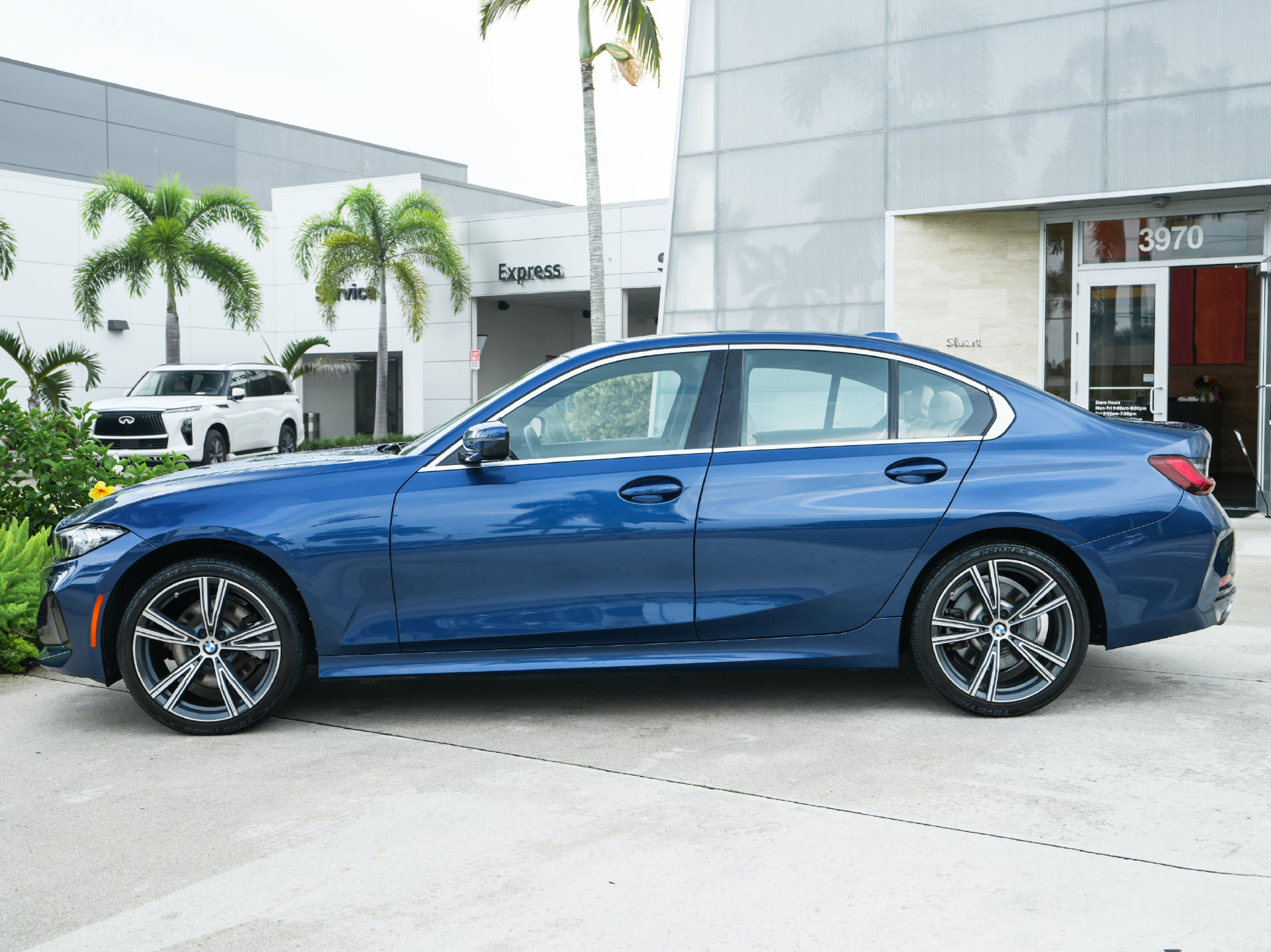 Used 2024 BMW 330i Sedan w/ Convenience Package RWD image 34