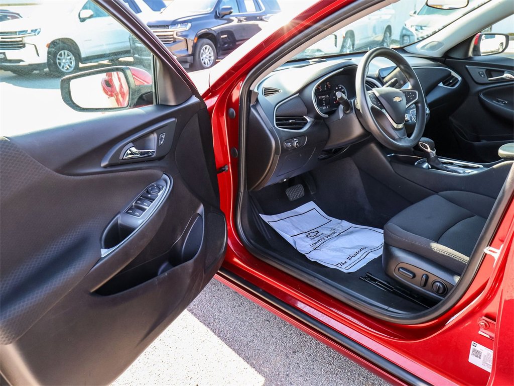 Used 2024 Chevrolet Malibu LT image 28