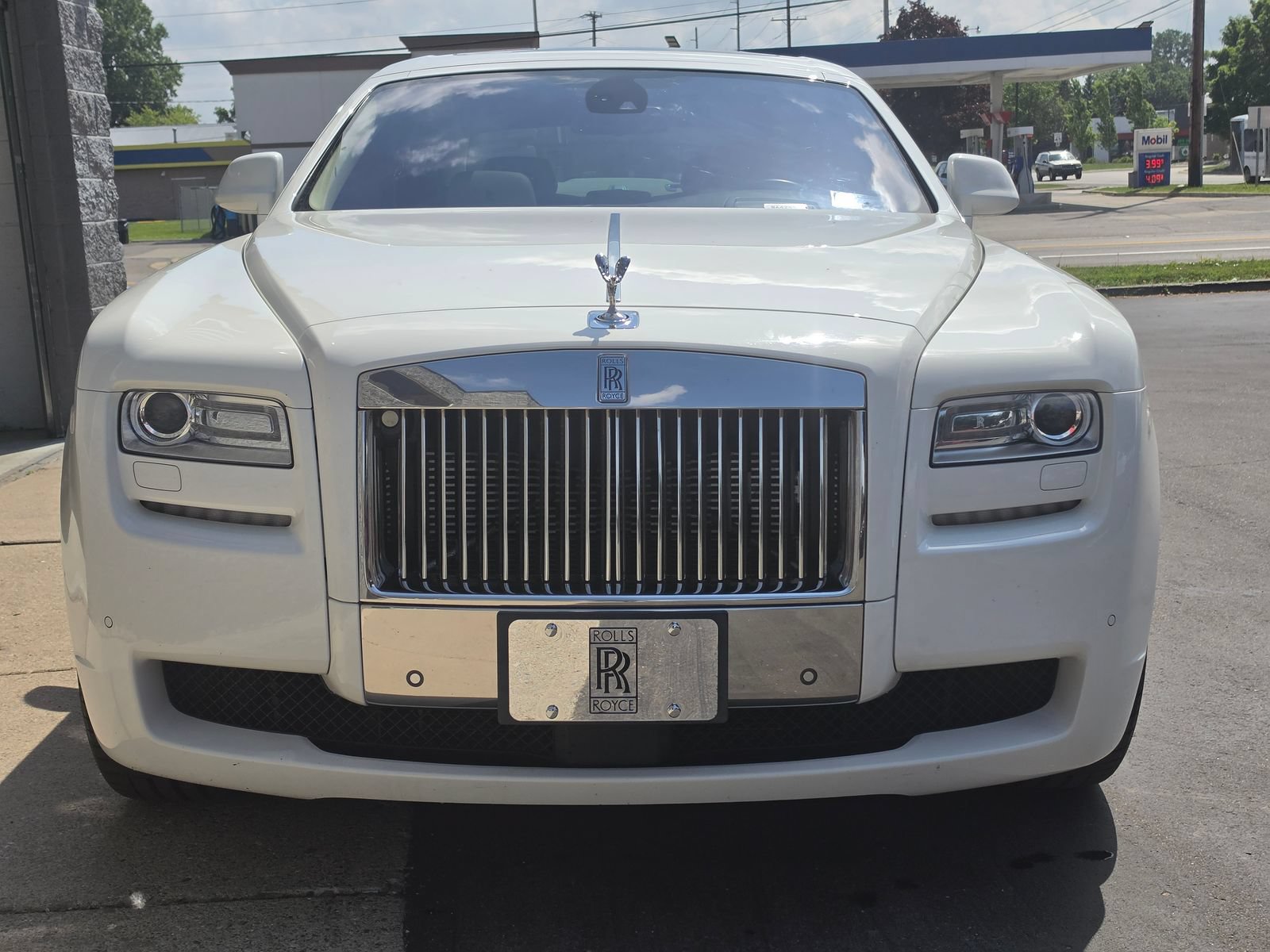 Used 2012 Rolls-Royce Ghost RWD image 2