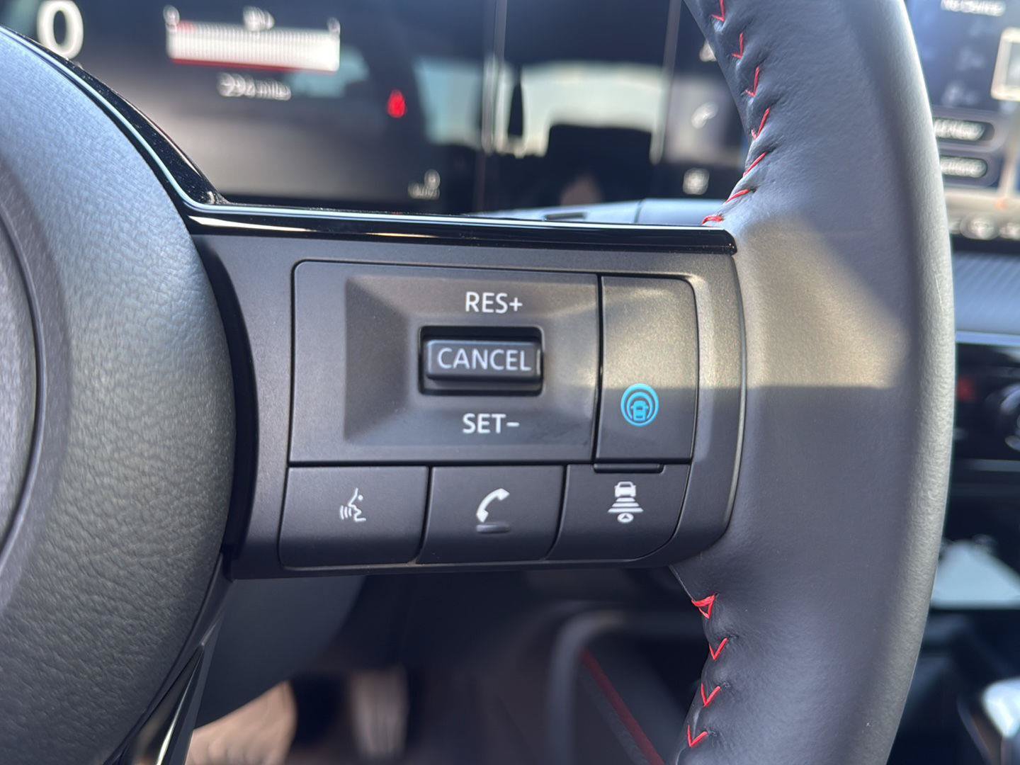 New 2026 Nissan Kicks SR w/ Cold Weather Package AWD/4WD image 16