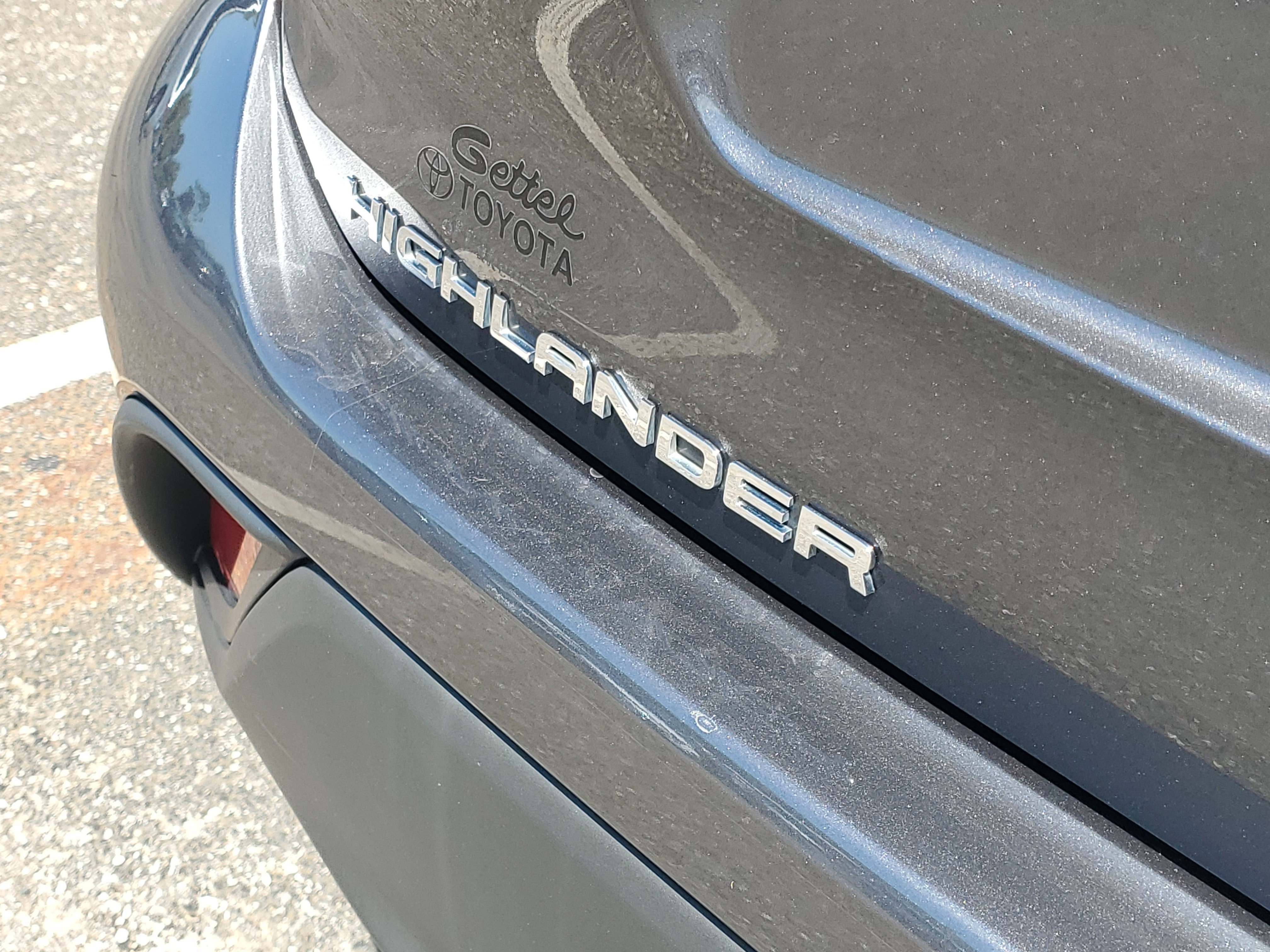 Used 2020 Toyota Highlander XLE FWD image 11