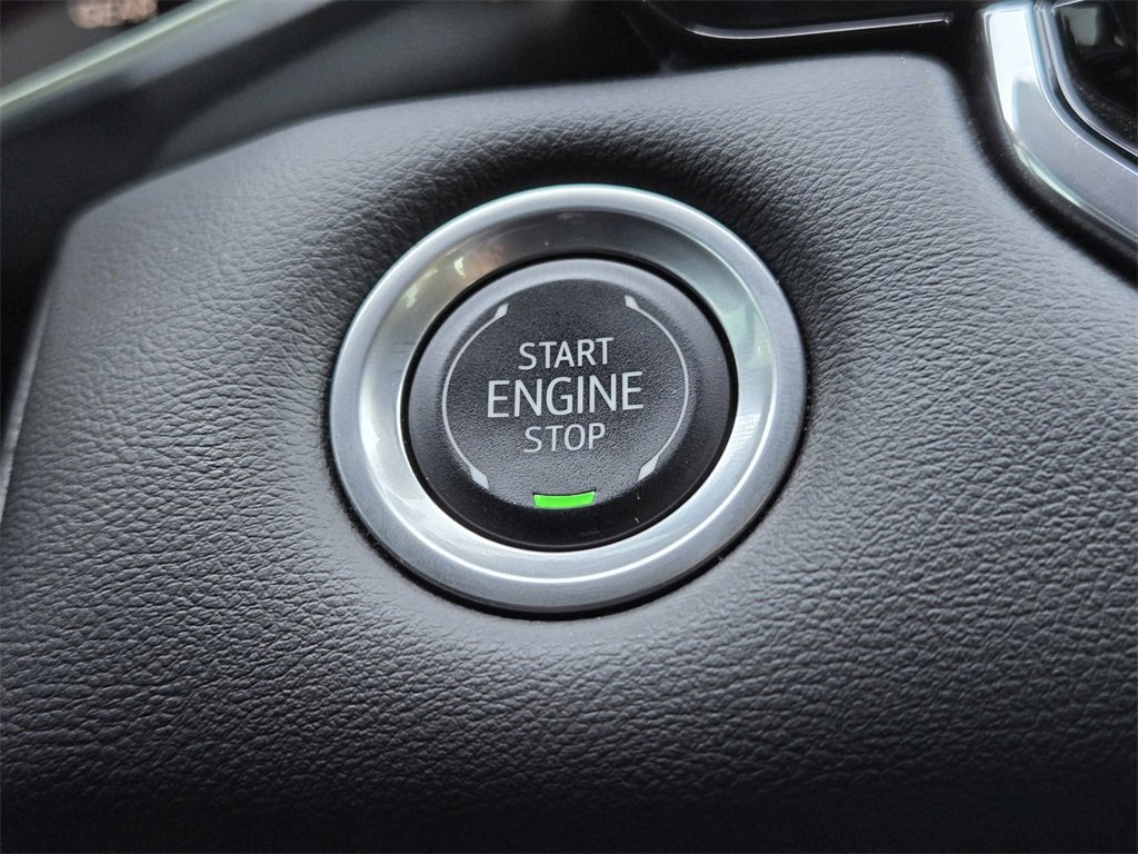 Used 2024 GMC Canyon Elevation image 24