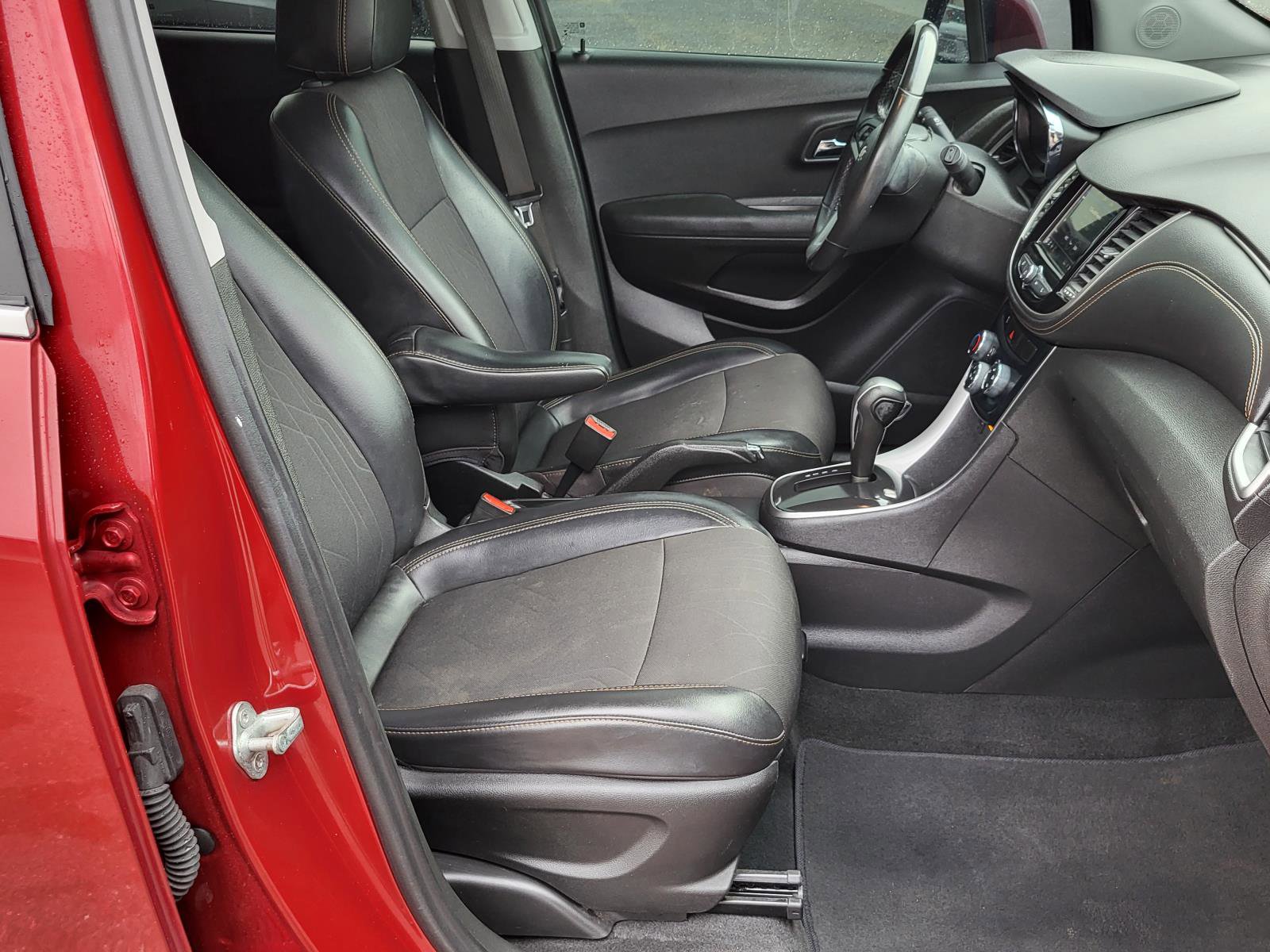 Used 2019 Chevrolet Trax LT w/ Driver Confidence Package image 10