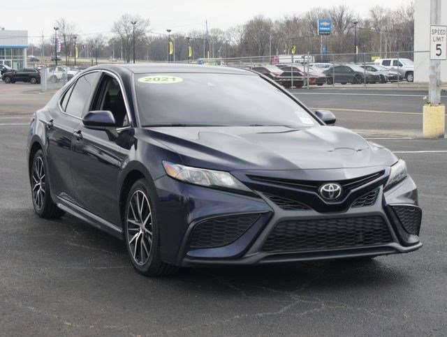 Used 2021 Toyota Camry SE image 17
