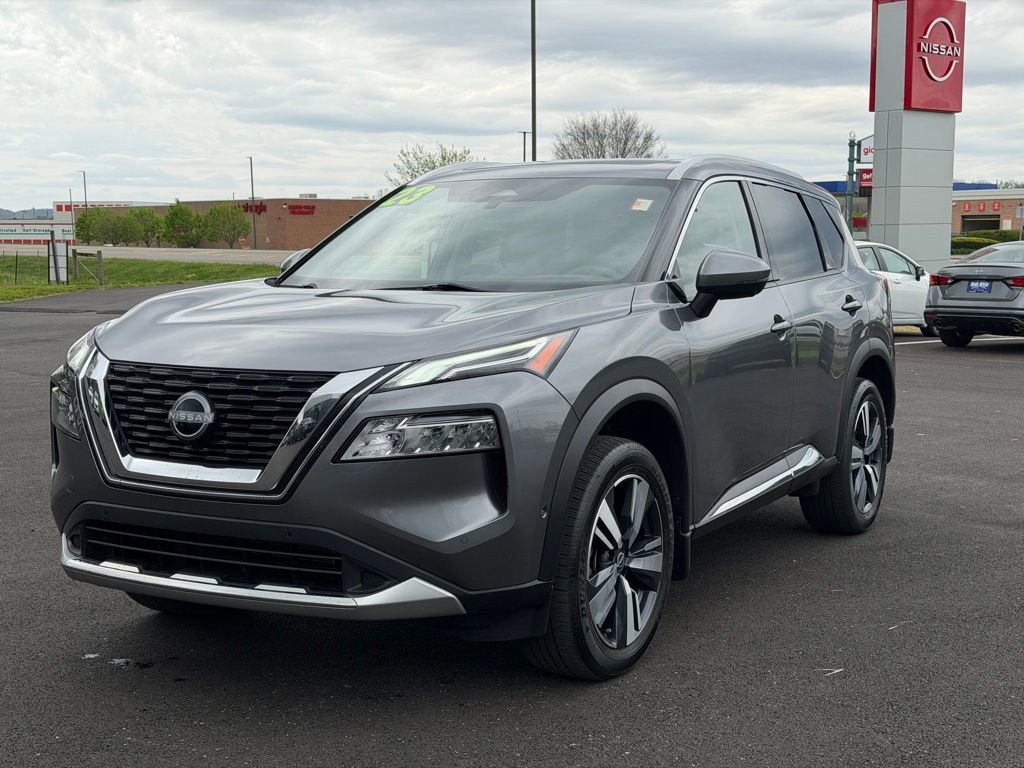 Used 2023 Nissan Rogue Platinum w/ Platinum Premium Package image 2