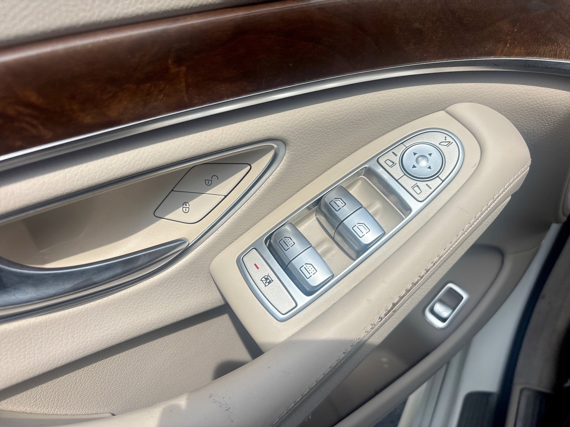 Used 2016 Mercedes-Benz S 550 4MATIC Sedan image 15
