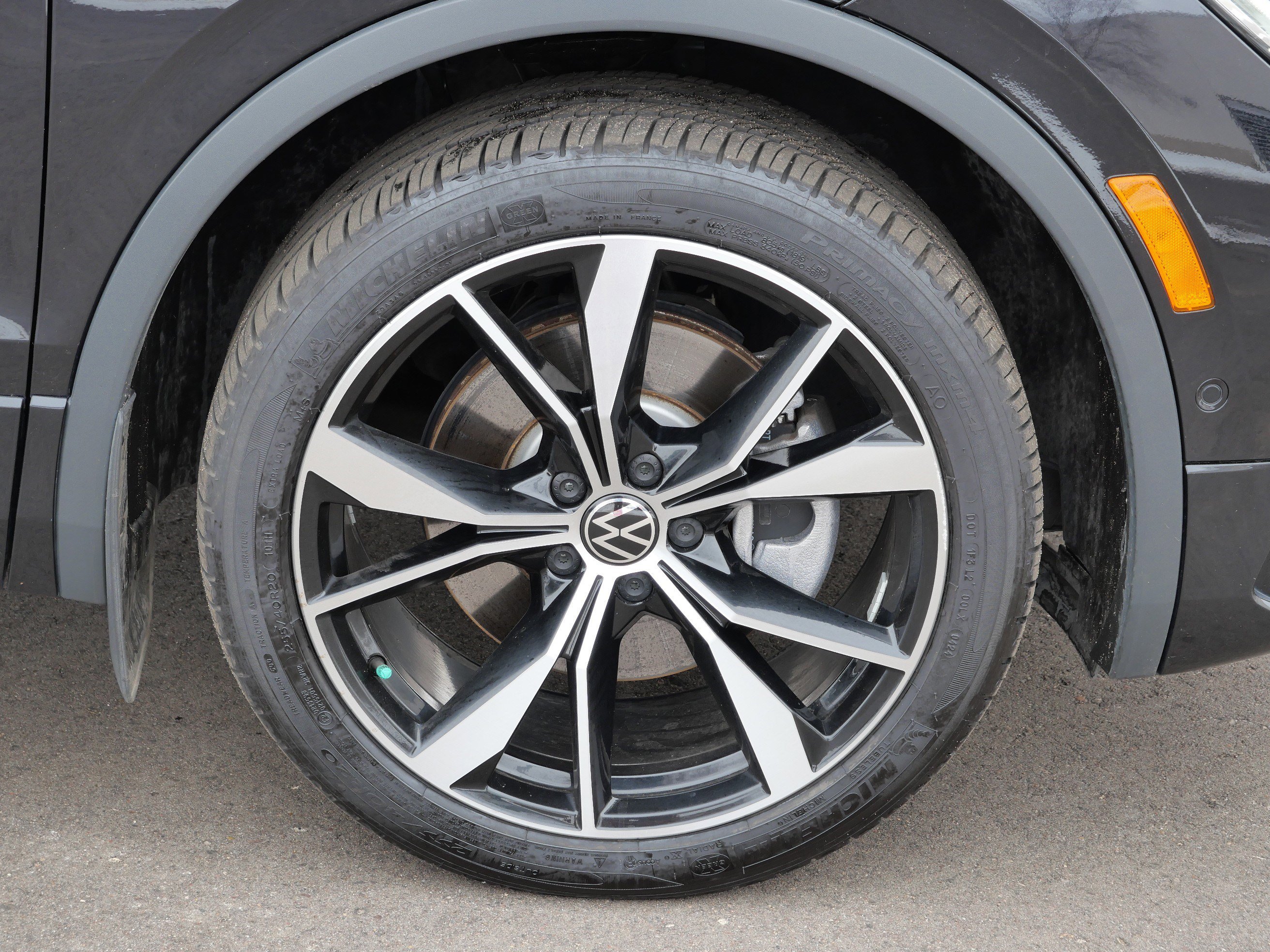 Certified 2022 Volkswagen Tiguan SEL R-Line image 15