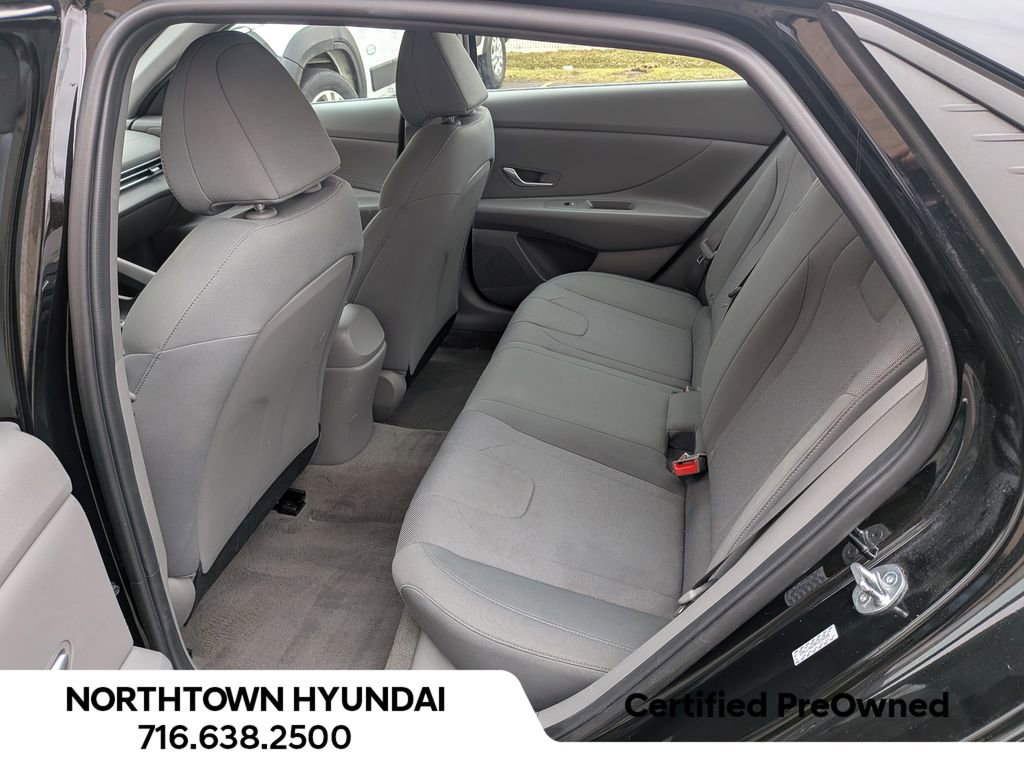 Certified 2023 Hyundai Elantra SE image 30