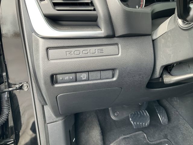 Used 2023 Nissan Rogue S image 16