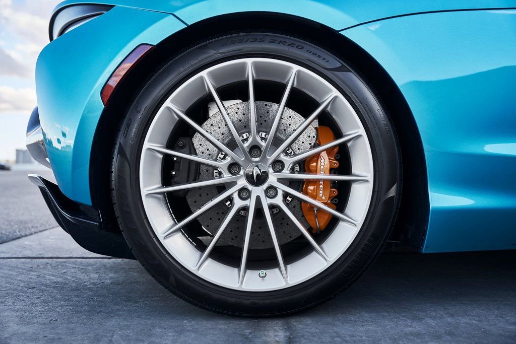 Used 2025 McLaren Artura Spider image 24