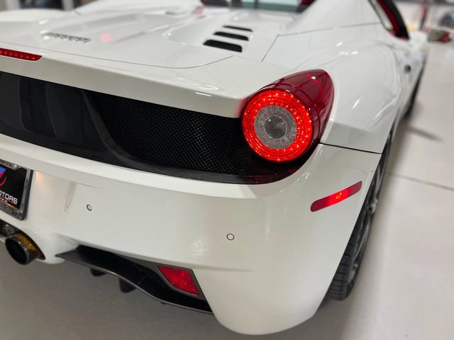 Used 2013 Ferrari 458 Spider image 32