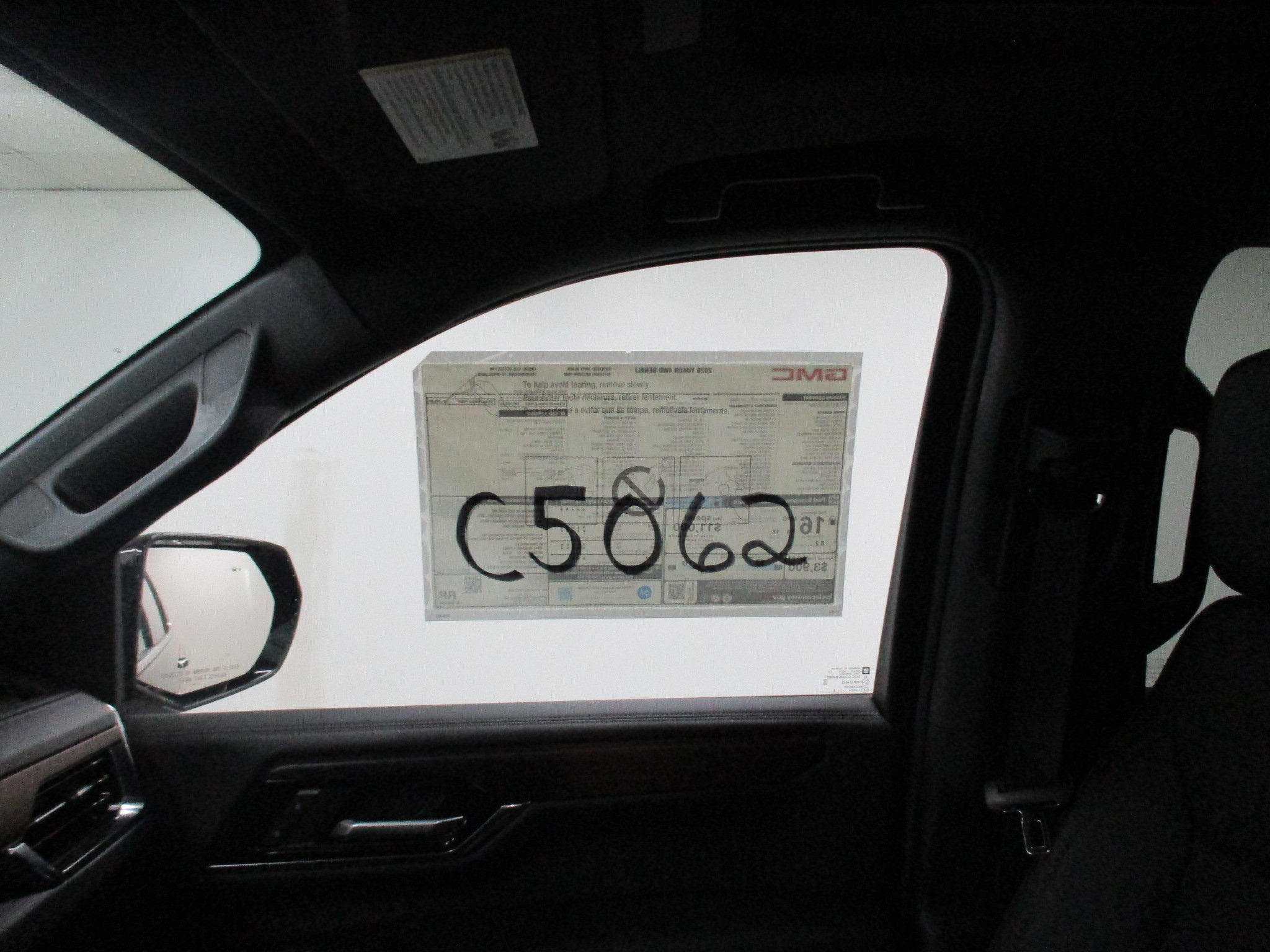 New 2026 GMC Yukon Denali w/ Sun & Power Step Package AWD/4WD image 19