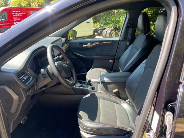 Used 2023 Ford Escape ST-Line w/ Tech Pack #1 FWD image 11