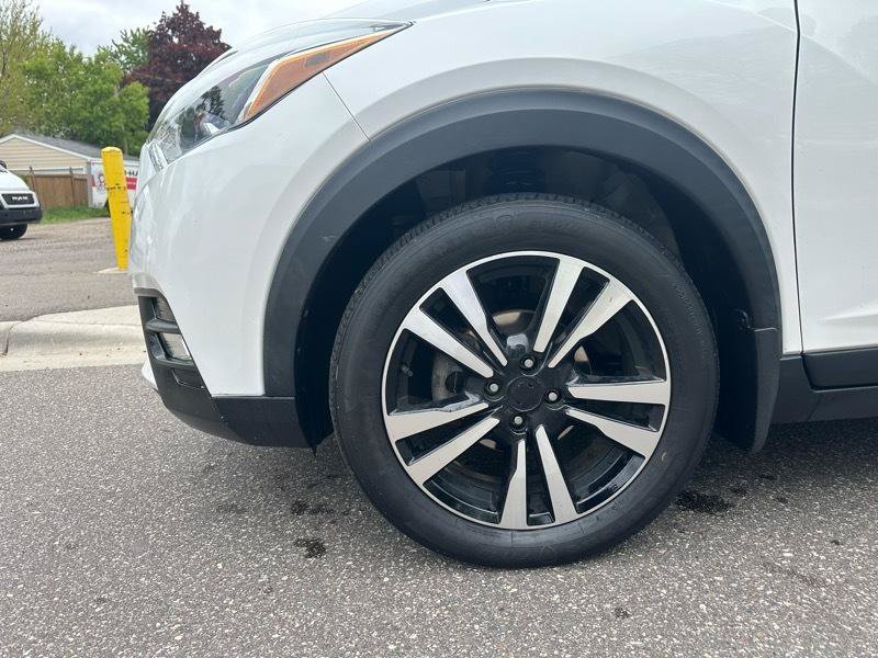 Used 2019 Nissan Kicks SR w/ SR Premium Package FWD image 27