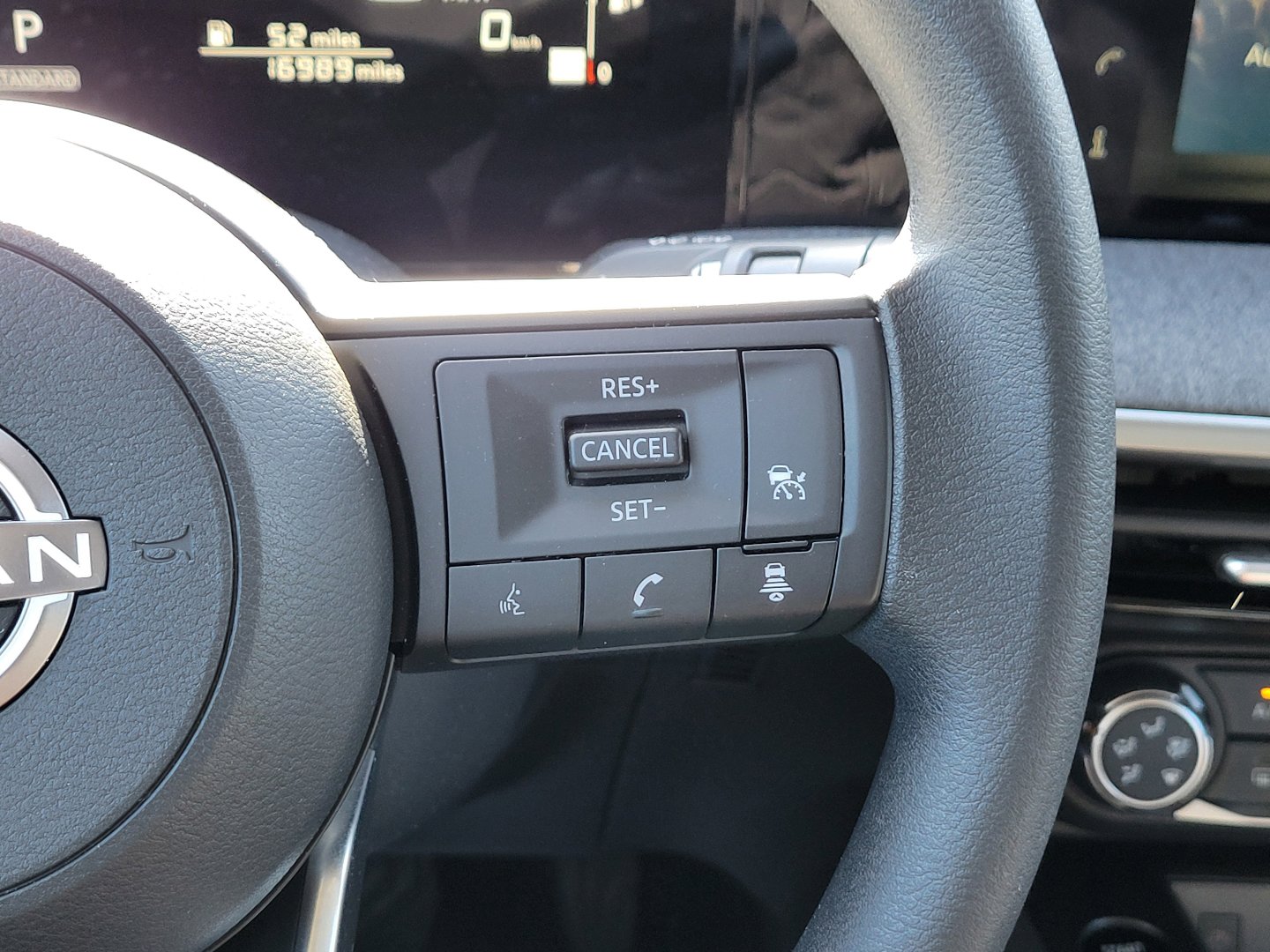 Certified 2025 Nissan Kicks SV AWD/4WD image 23