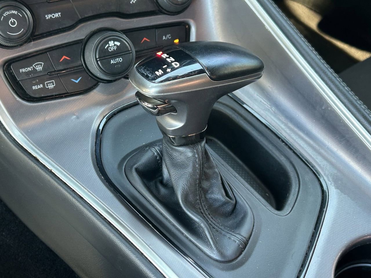 Used 2019 Dodge Challenger SXT image 23