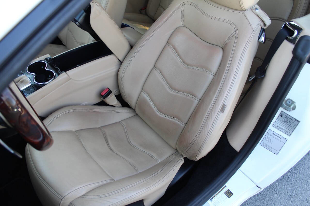 Used 2015 Maserati GranTurismo Convertible image 3