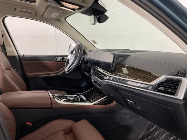 Used 2024 BMW X7 xDrive40i w/ Premium Package AWD/4WD image 34