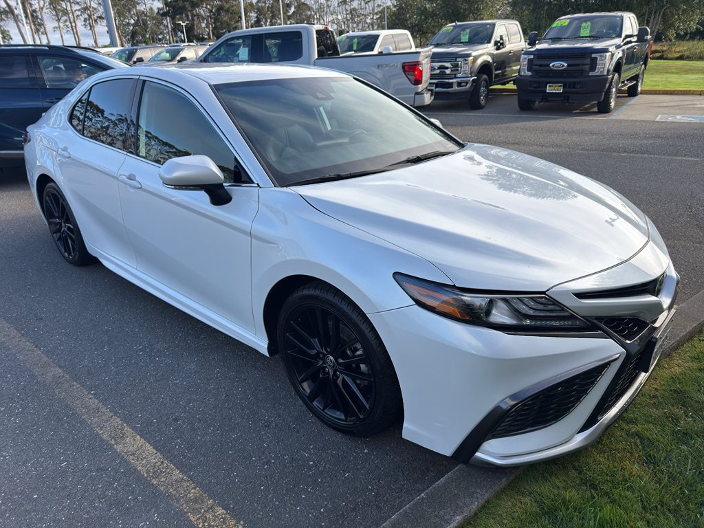 Used 2021 Toyota Camry XSE FWD image 9
