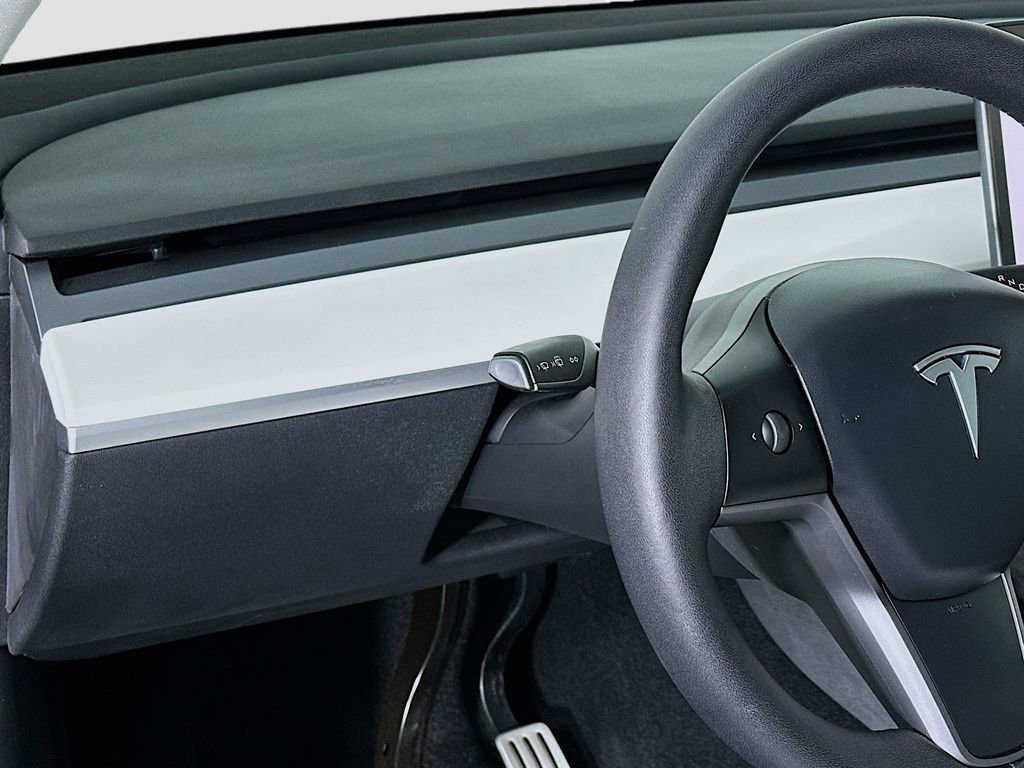 Used 2022 Tesla Model Y Performance image 11