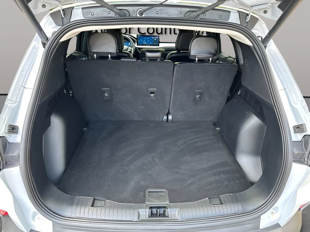 Used 2025 Ford Escape Platinum AWD/4WD image 27