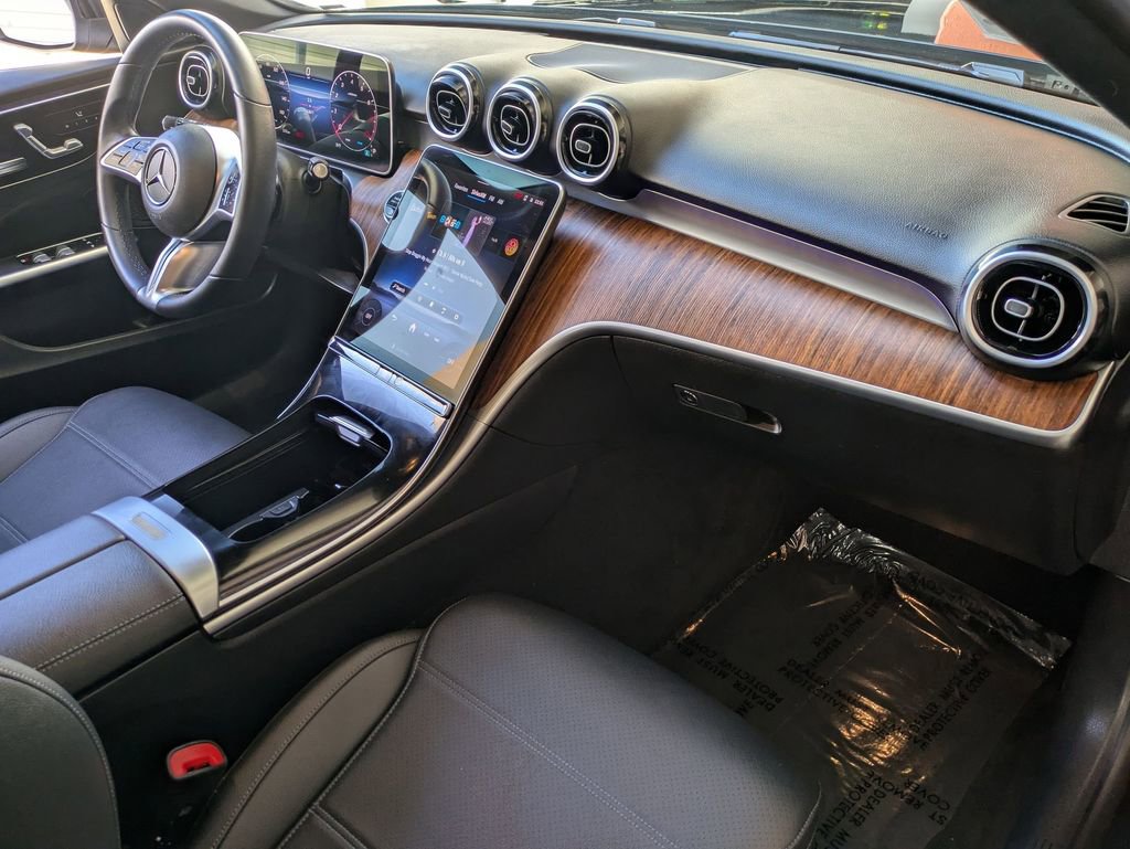 Used 2025 Mercedes-Benz C 300 Sedan image 29