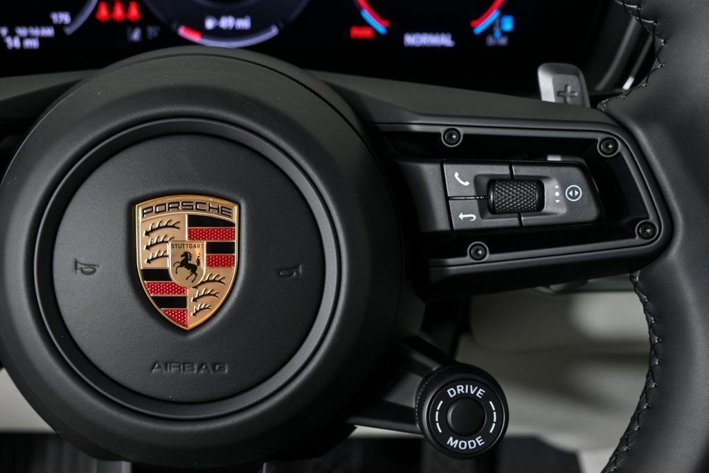 New 2025 Porsche Cayenne image 11