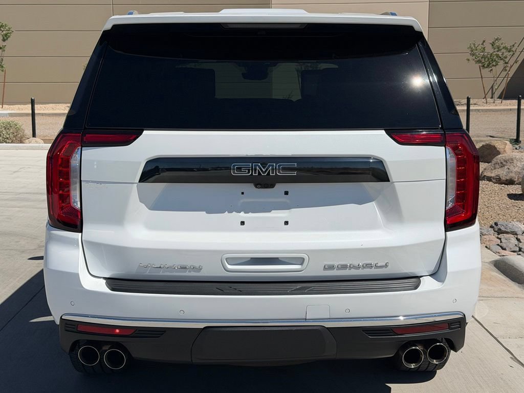 Used 2024 GMC Yukon Denali Ultimate AWD/4WD image 6