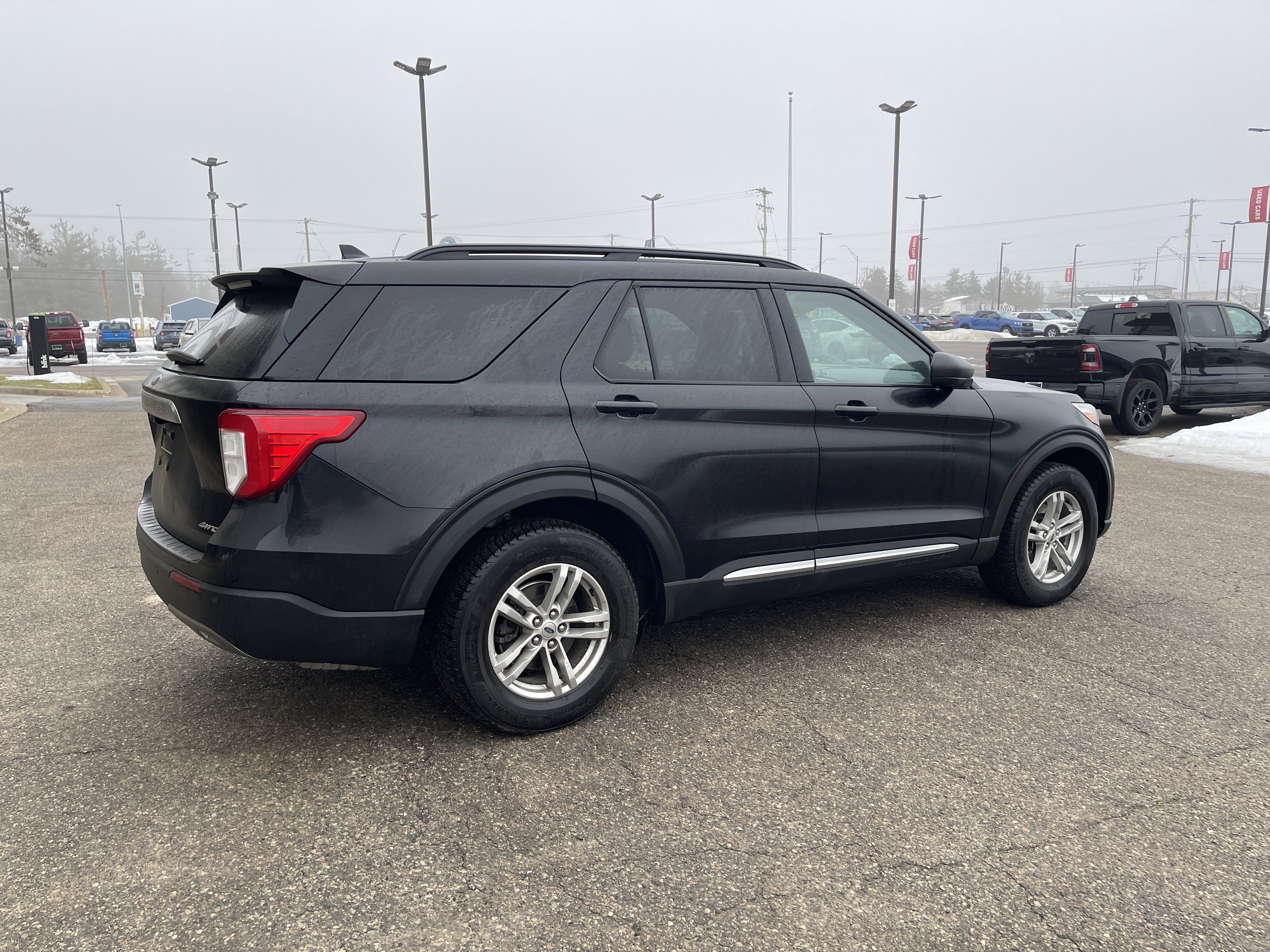 Used 2022 Ford Explorer XLT image 4