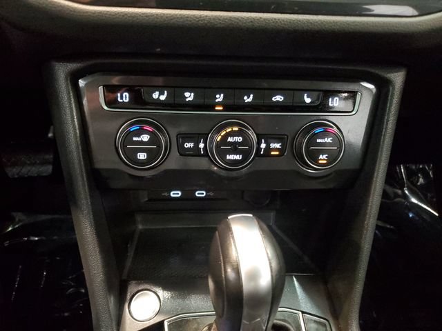 Used 2021 Volkswagen Tiguan SEL AWD/4WD image 19