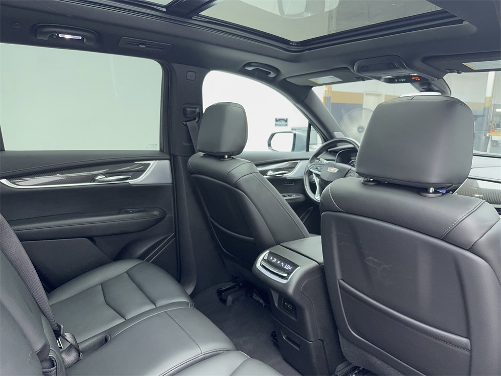 Used 2024 Cadillac XT6 Sport image 52
