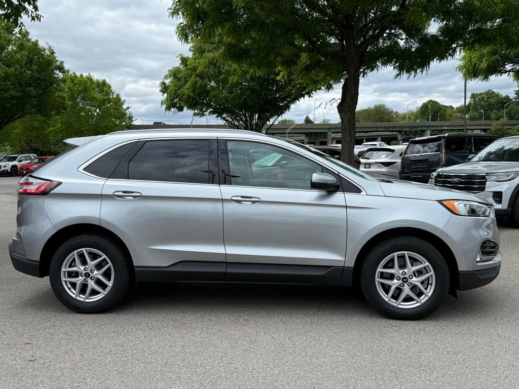 Used 2023 Ford Edge SEL w/ Convenience Package AWD/4WD image 5