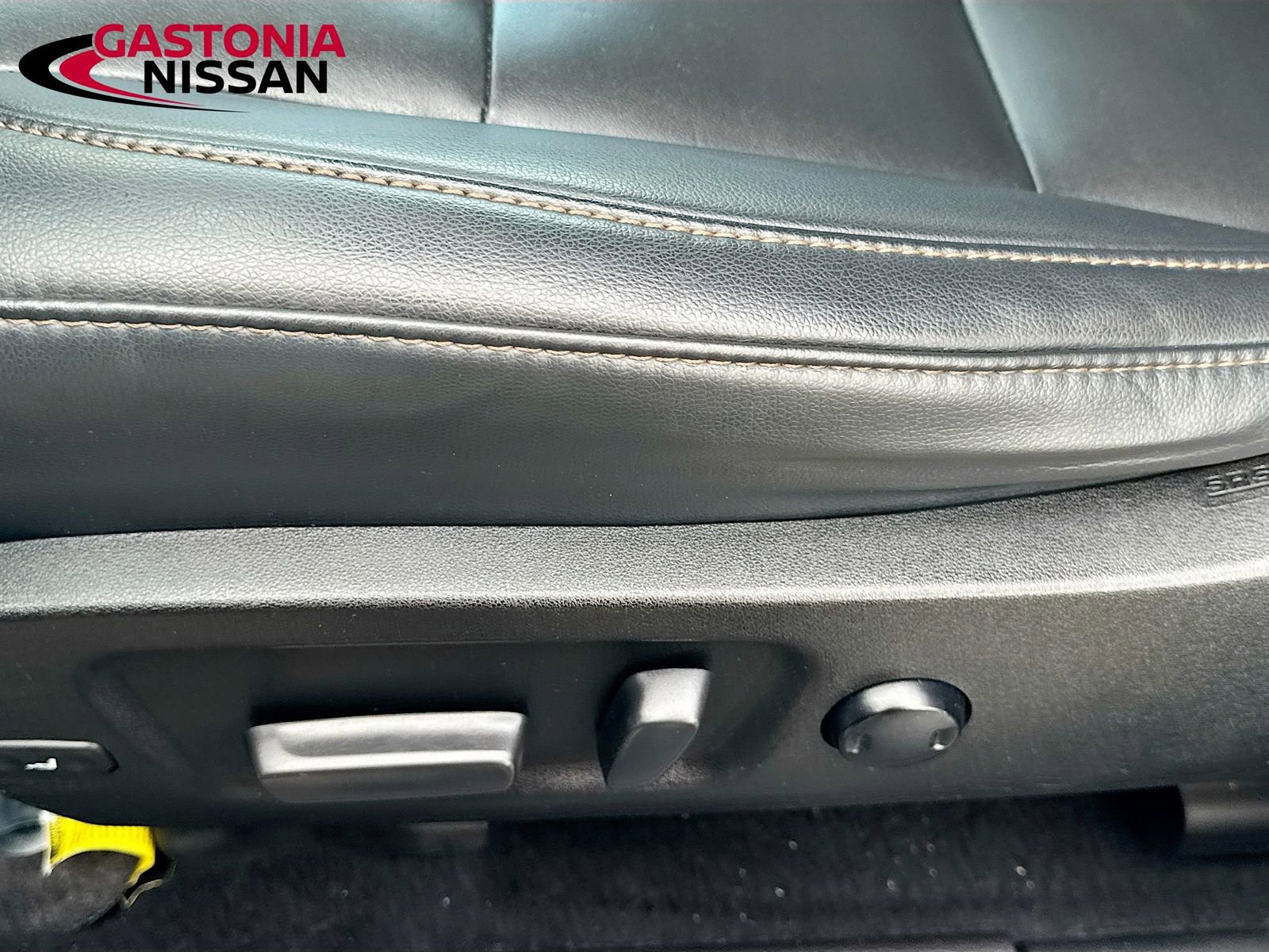 Used 2019 Toyota Highlander XLE FWD image 26