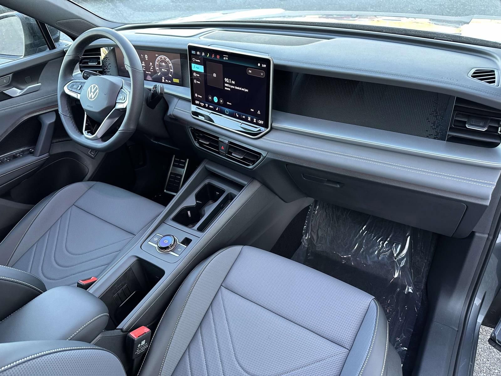 New 2026 Volkswagen Tiguan SE R-Line image 12