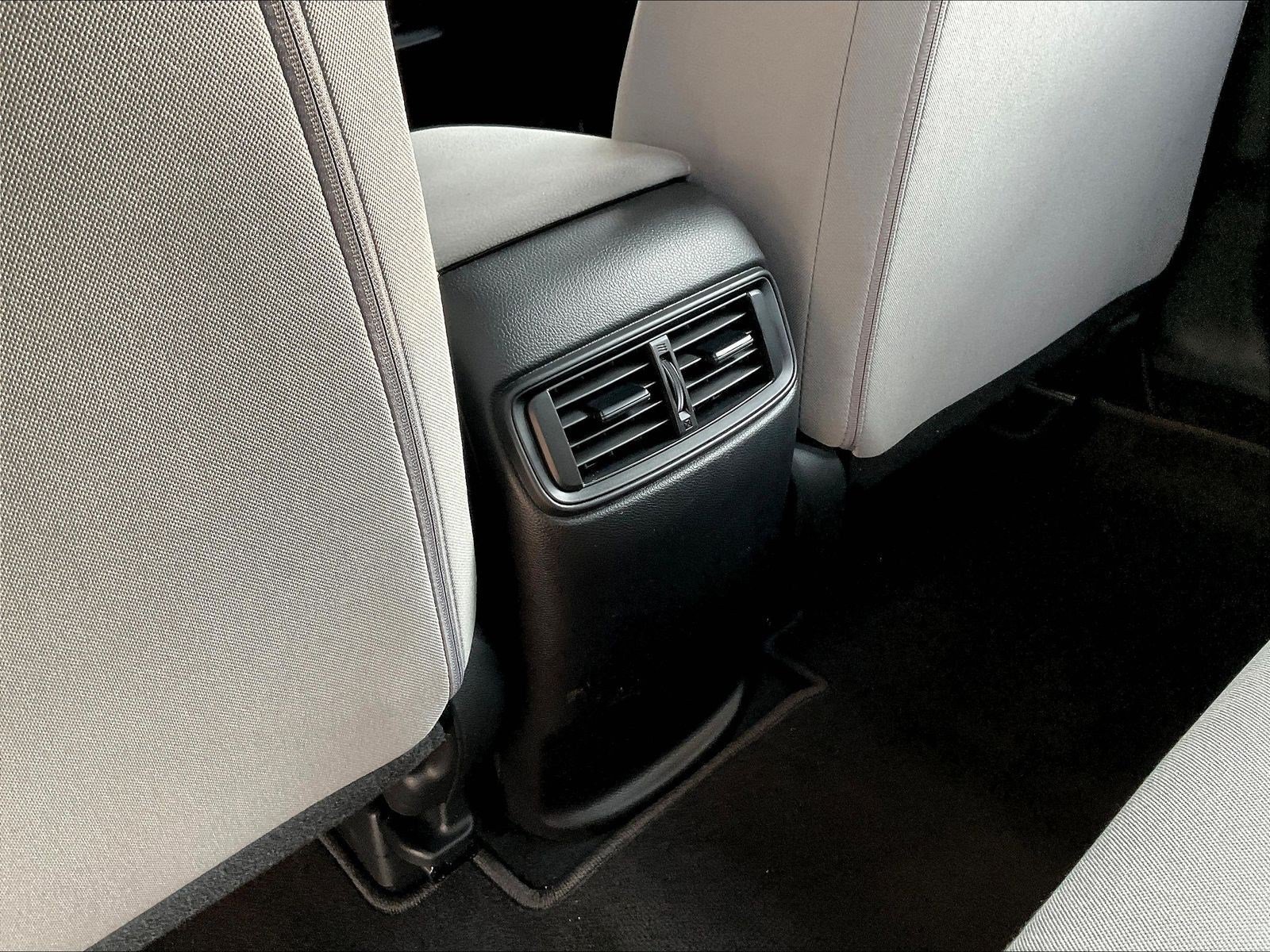 Used 2018 Honda CR-V LX image 10
