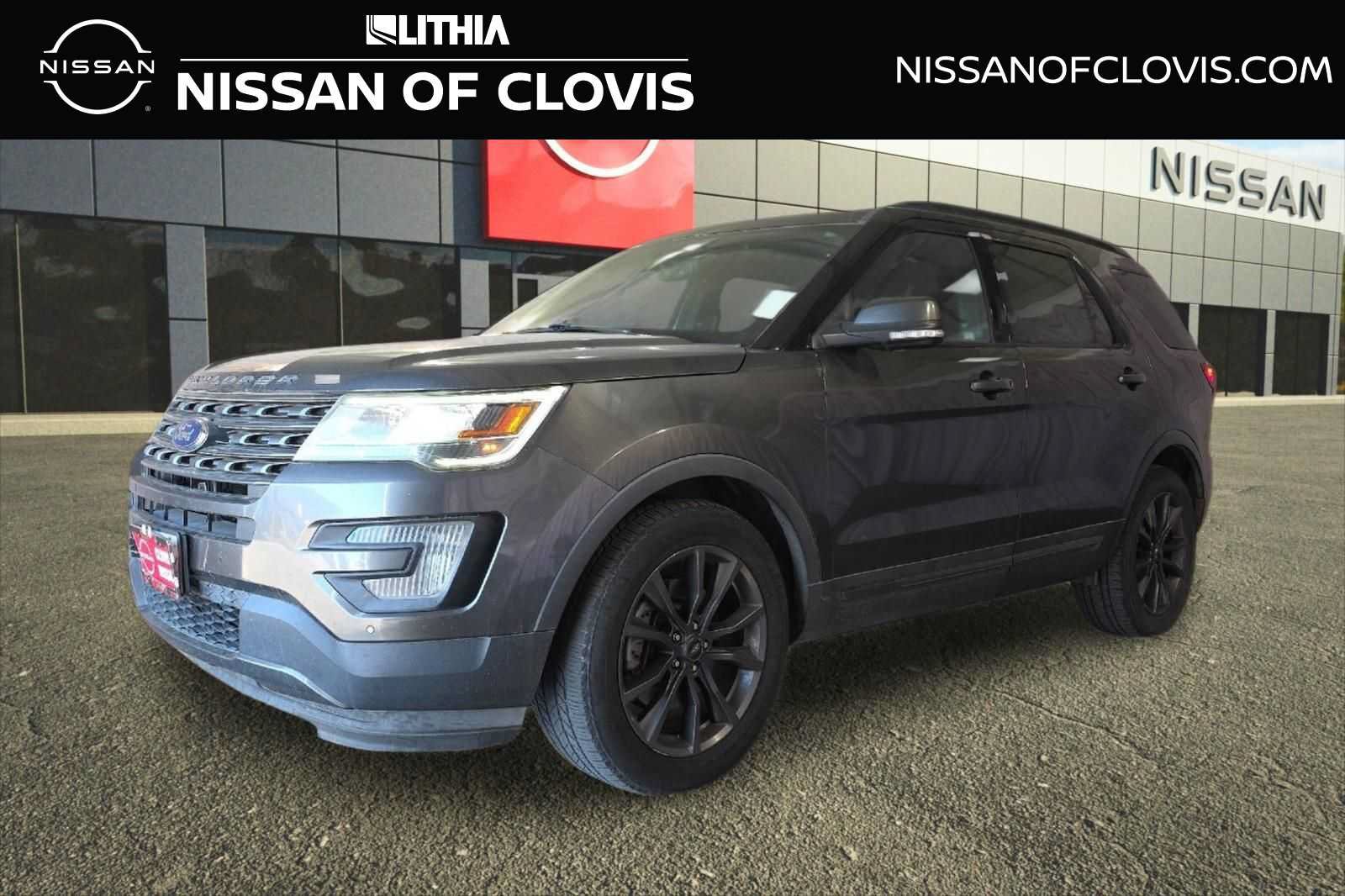 Used 2017 Ford Explorer XLT w/ Equipment Group 202A AWD/4WD image 1