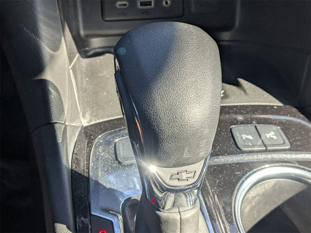 Used 2024 Chevrolet Equinox Premier image 17