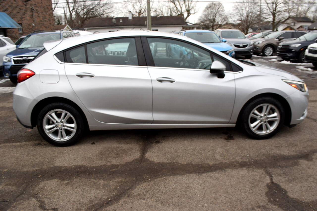 Used 2018 Chevrolet Cruze LT w/ Convenience Package image 5