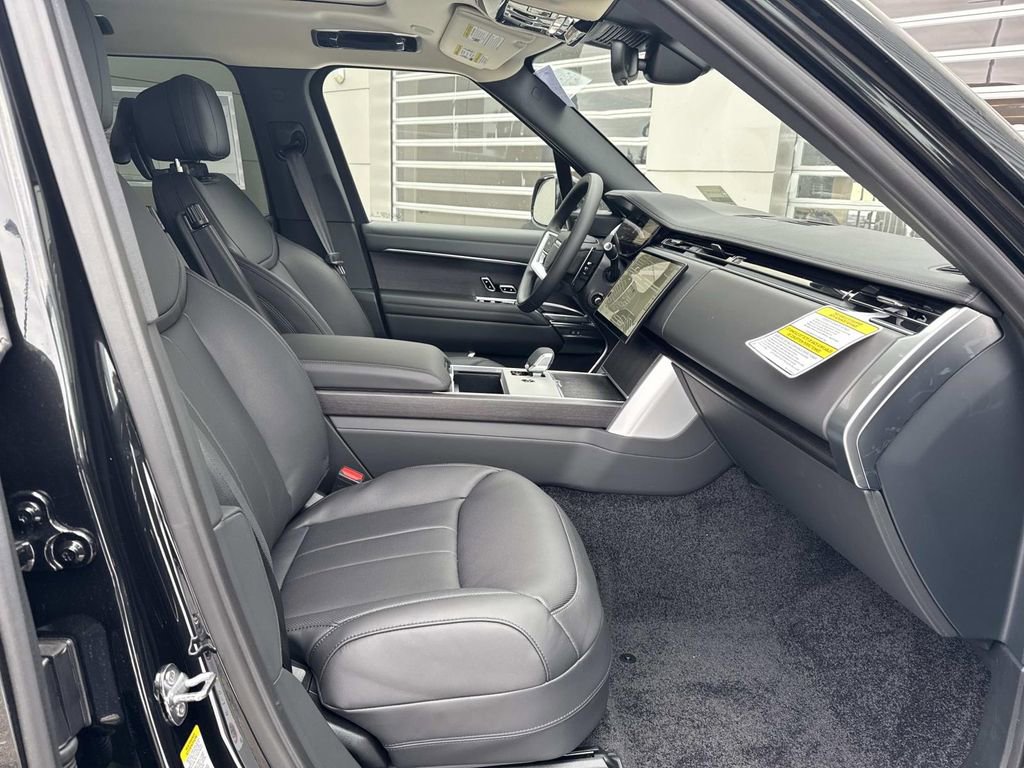 New 2026 Land Rover Range Rover SE image 7