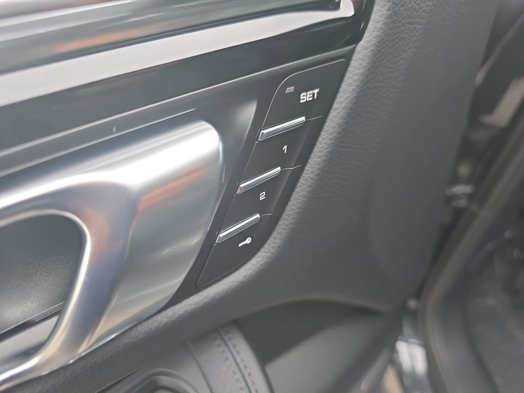 New 2026 Porsche Macan image 26