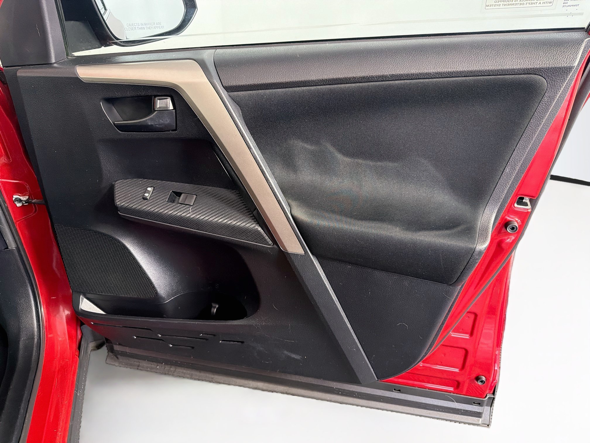 Used 2015 Toyota RAV4 LE FWD image 30