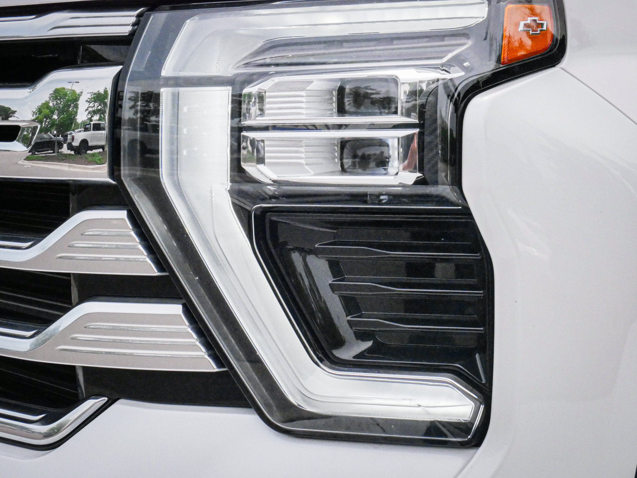 Used 2024 Chevrolet Silverado 3500 High Country w/ Technology Package AWD/4WD image 6