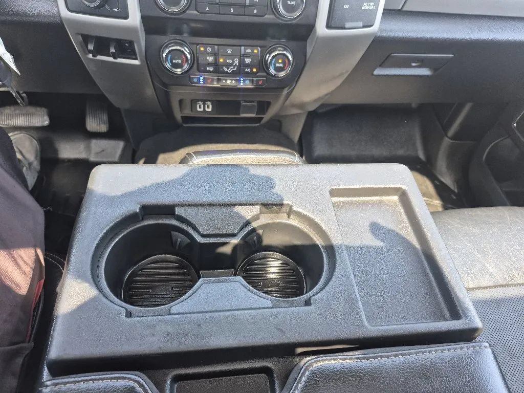 Used 2019 Ford F350 Lariat w/ Camper Package AWD/4WD image 28